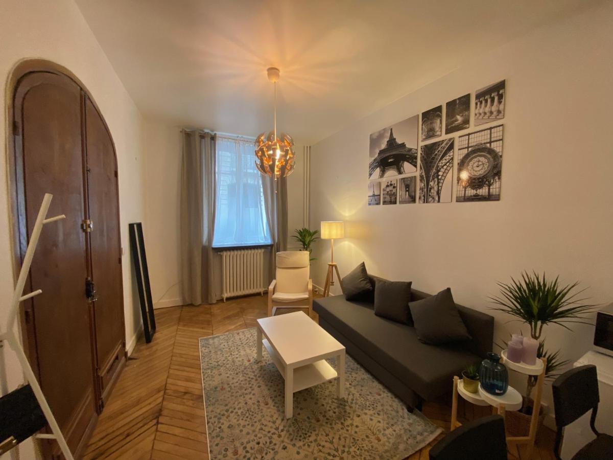 Cosy Parisian With A Patio In The Chic 16th District Appartement Parijs