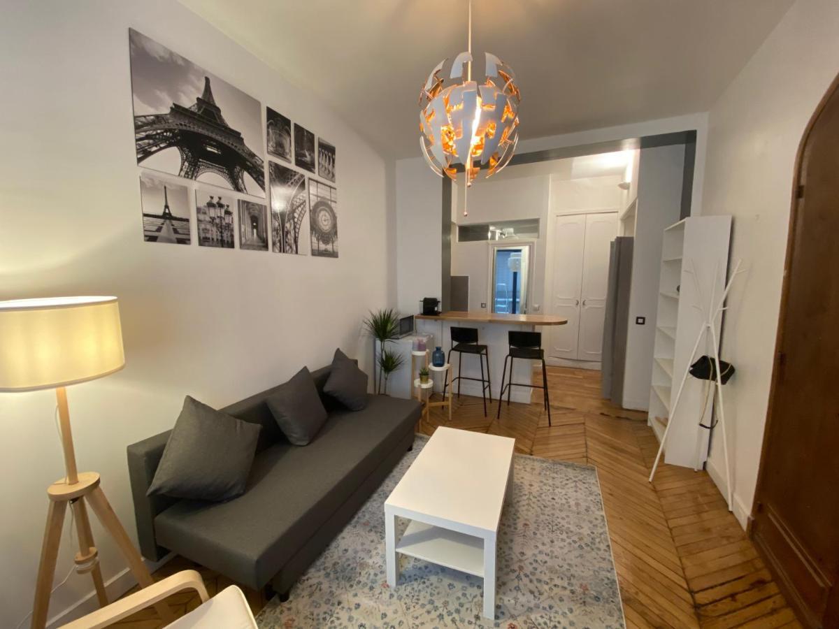 Cosy Parisian With A Patio In The Chic 16th District